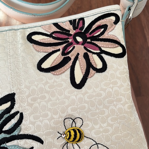 COACH Signature White Crossbody Shoulder Bag w/ Embroidered Floral & Bee Design - Picture 7 of 13
